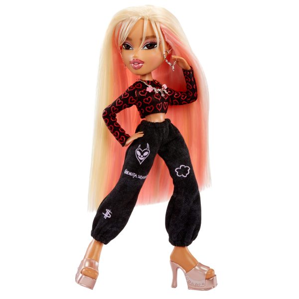 511519-Bratz-x-Karol-G-Collector-Doll4