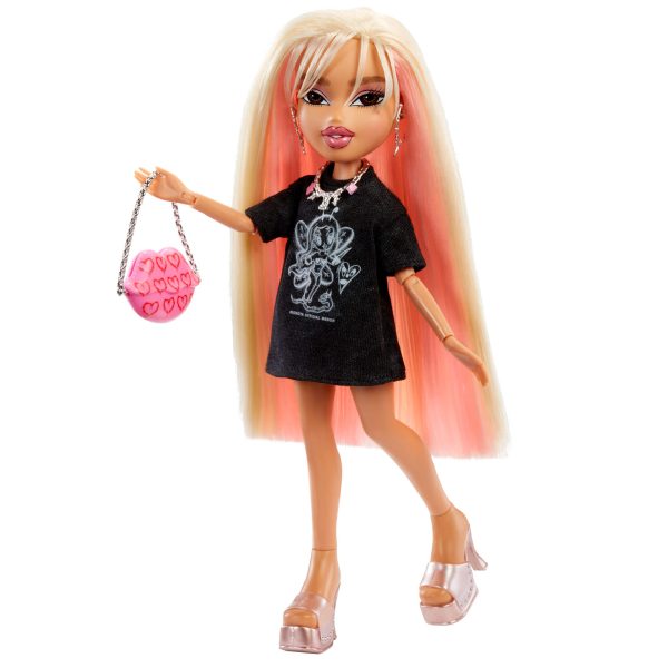 511519-Bratz-x-Karol-G-Collector-Doll5